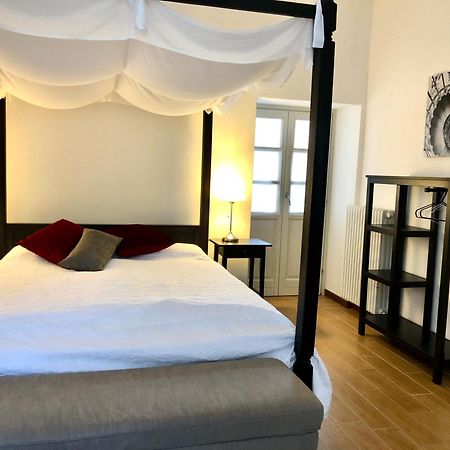 Villa Maghetti - Modernized Flat In Historic Palazzo In The Center Of Luino Buitenkant foto