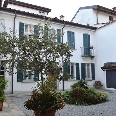 Villa Maghetti - Modernized Flat In Historic Palazzo In The Center Of Luino Buitenkant foto