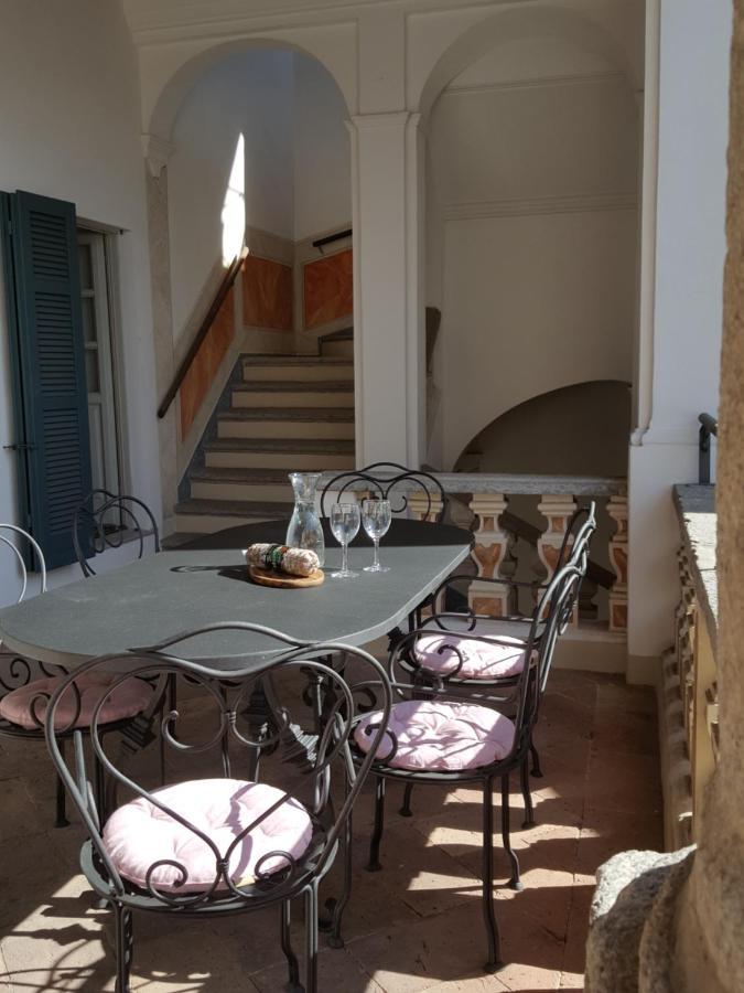 Villa Maghetti - Modernized Flat In Historic Palazzo In The Center Of Luino Buitenkant foto
