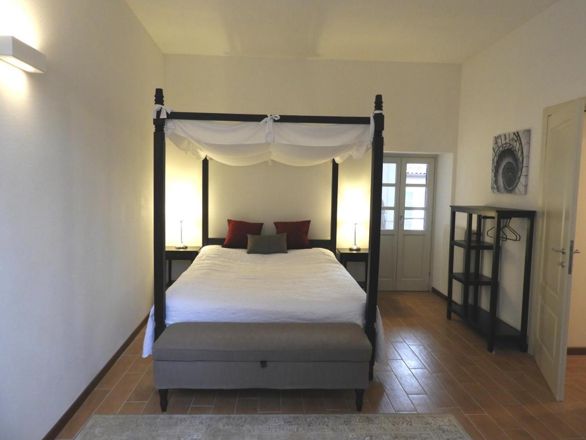 Villa Maghetti - Modernized Flat In Historic Palazzo In The Center Of Luino Buitenkant foto