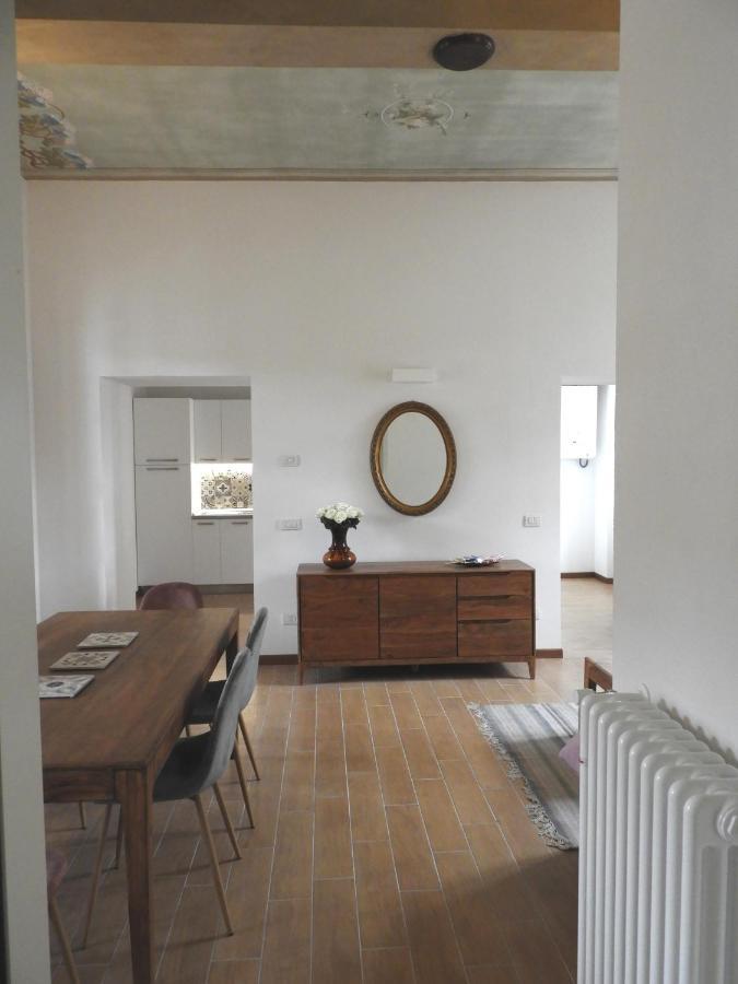 Villa Maghetti - Modernized Flat In Historic Palazzo In The Center Of Luino Buitenkant foto