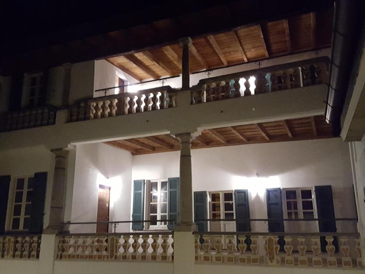 Villa Maghetti - Modernized Flat In Historic Palazzo In The Center Of Luino Buitenkant foto