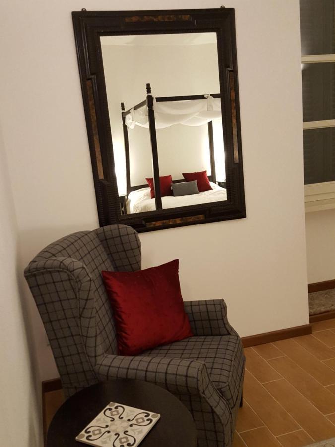 Villa Maghetti - Modernized Flat In Historic Palazzo In The Center Of Luino Buitenkant foto