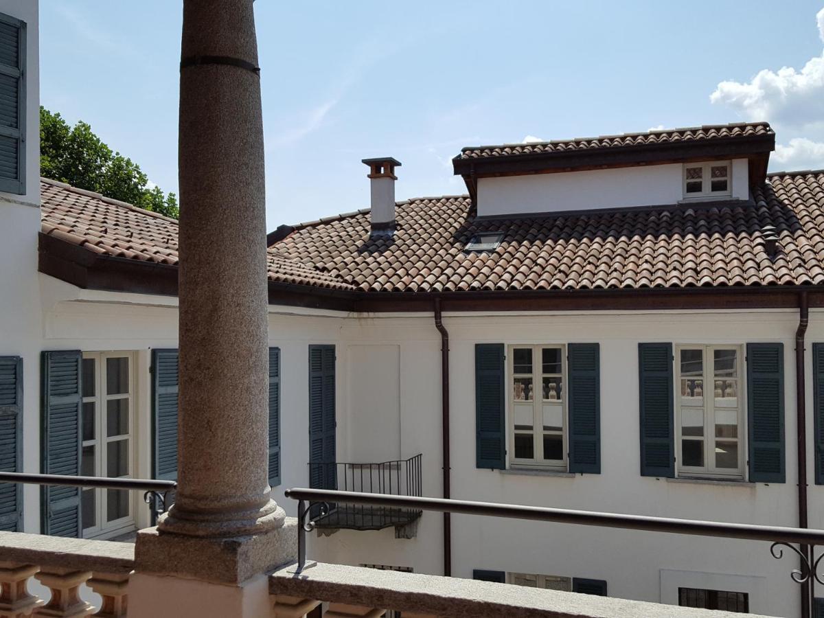 Villa Maghetti - Modernized Flat In Historic Palazzo In The Center Of Luino Buitenkant foto
