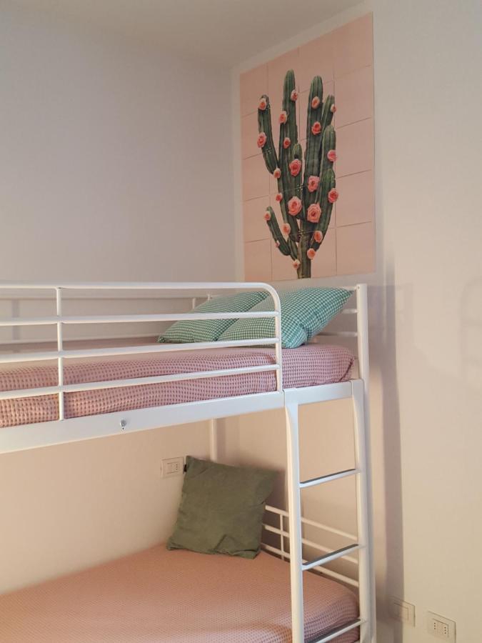 Villa Maghetti - Modernized Flat In Historic Palazzo In The Center Of Luino Buitenkant foto