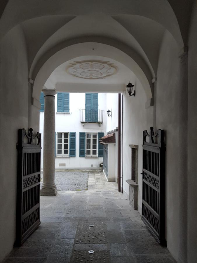Villa Maghetti - Modernized Flat In Historic Palazzo In The Center Of Luino Buitenkant foto